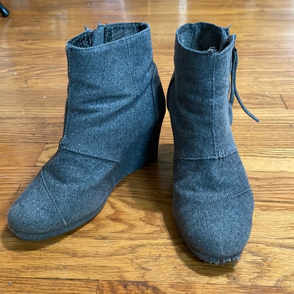 Toms gray felt wedge booties with side zip - Picture 3 of 3